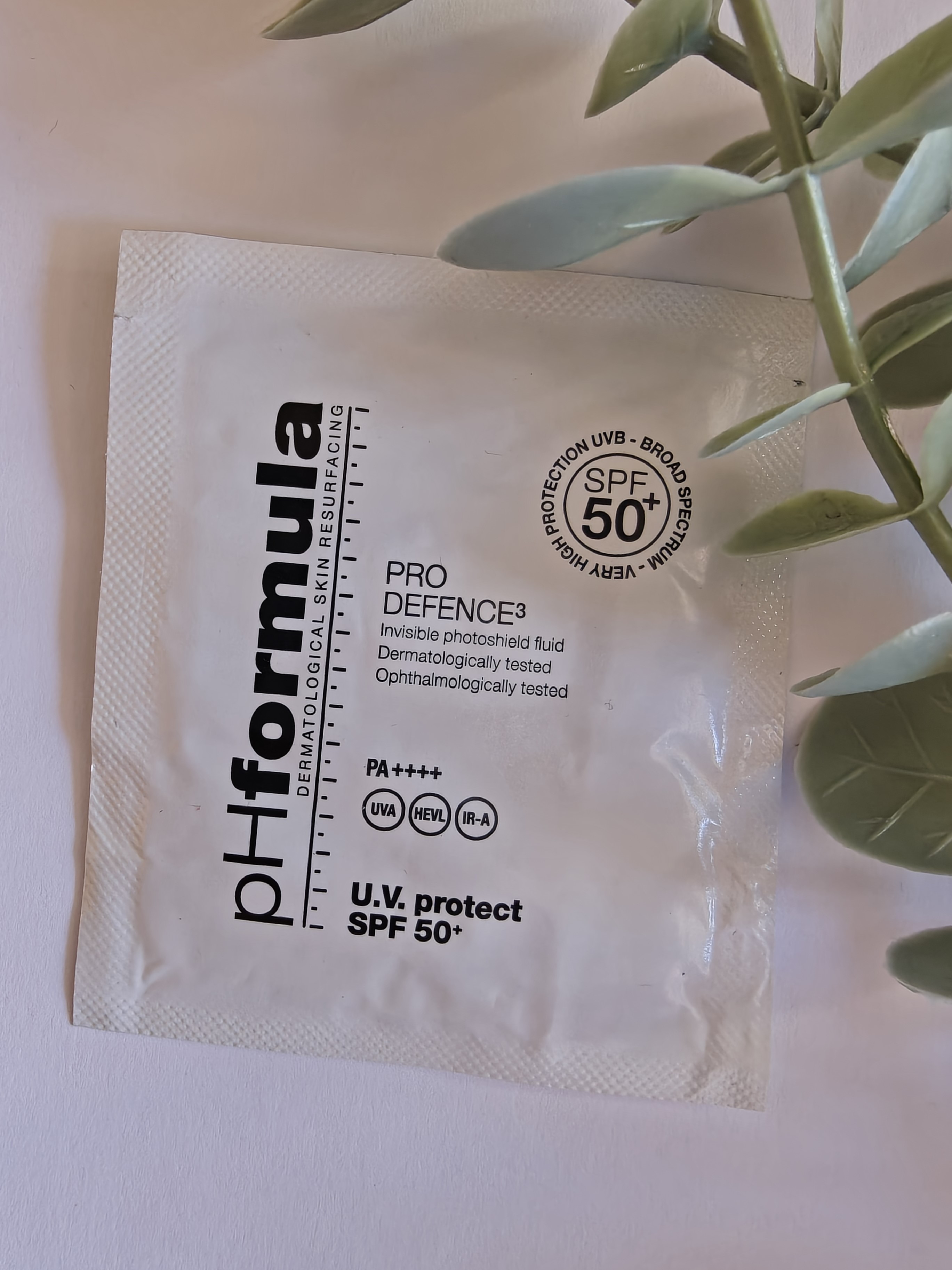 pHformula U.V. protect SPF 50+ PRO DEFENCE3 Vareprøve 2 ml