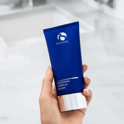 iS CLINICAL Cleansing Complex Polish 120 g